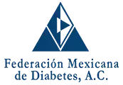 Paciente con diabetes controlando su salud con monitoreo en Diabesmart.